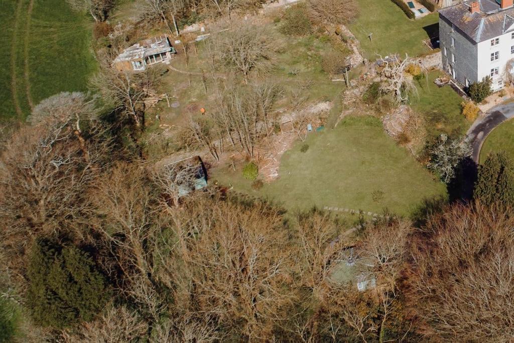 The Roundhouse - Unique Space Nestled In The Trees Begelly Εξωτερικό φωτογραφία